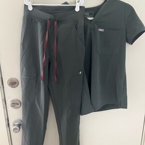 Figs Bonsai scrub set xs olive grey Catarina top and Zamora high waisted bottom